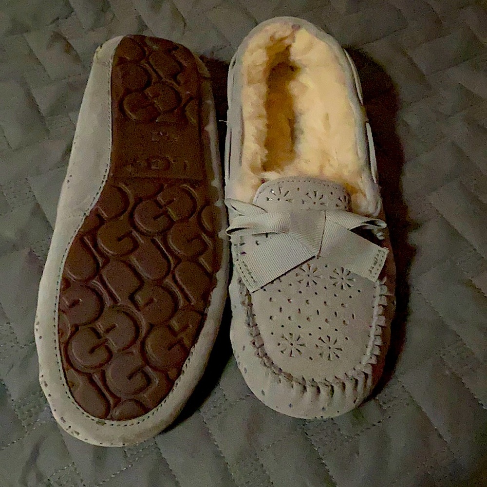 Never worn grey UGG Slippers